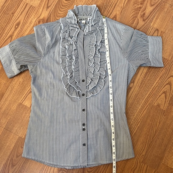 Quiksilver ruffle detail short sleeve blouse Small - Picture 8 of 11